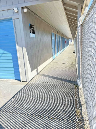 Facility photo: //images.sparefoot.com/medium/240145687683d112fb6.jpg