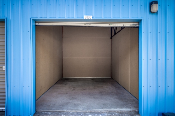 Facility photo: //images.sparefoot.com/medium/240146689a790f037ae.jpg