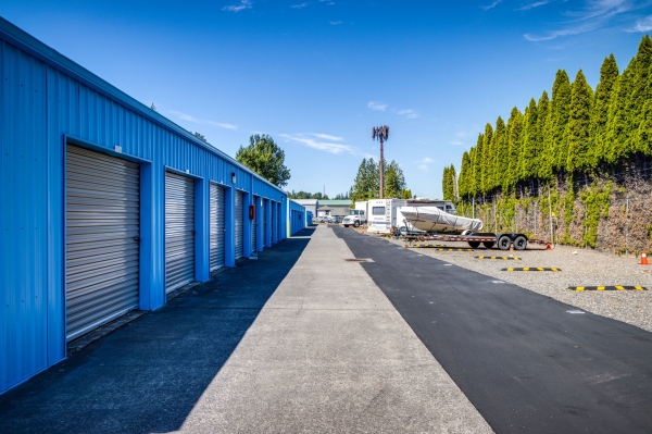 Facility photo: //images.sparefoot.com/medium/240146689a791e1f7d1.jpg