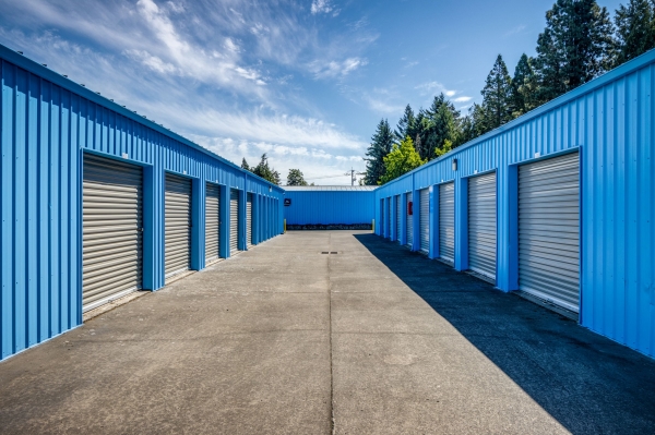 Facility photo: //images.sparefoot.com/medium/240146689a792668436.jpg