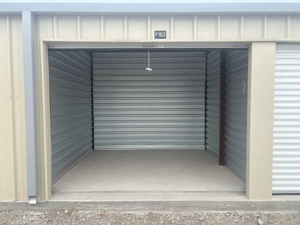 Facility photo: //images.sparefoot.com/medium/24015868c03f717e1fd.jpg
