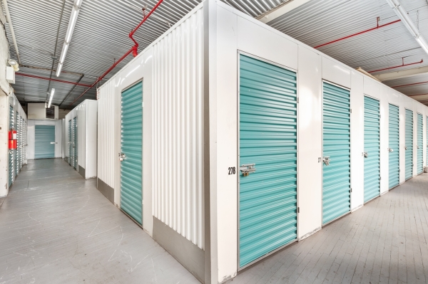 Facility photo: //images.sparefoot.com/medium/24018968090235a7e3c.jpg