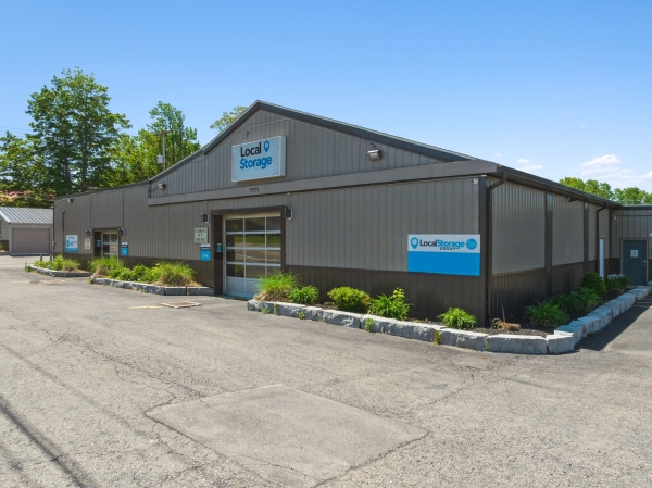 Facility photo: //images.sparefoot.com/medium/2401946a5555f6788d0.jpg