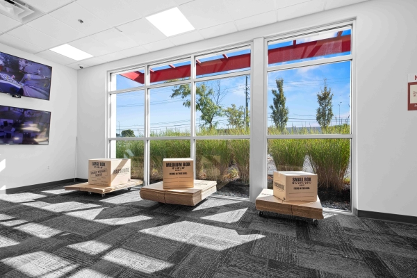 Facility photo: //images.sparefoot.com/medium/240196690e2b0e1925b.jpg