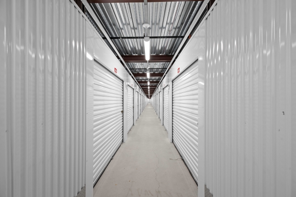 Facility photo: //images.sparefoot.com/medium/240196690e2b428d3ca.jpg