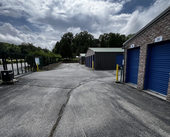 Facility photo: //images.sparefoot.com/medium/2402236855c1aeb944d.jpg
