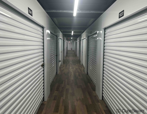 Facility photo: //images.sparefoot.com/medium/2402256880849be24ea.jpg