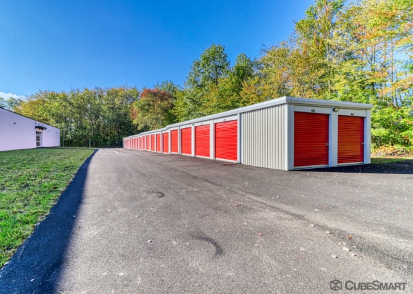 Facility photo: //images.sparefoot.com/medium/24022569f6eecfe5642.jpg