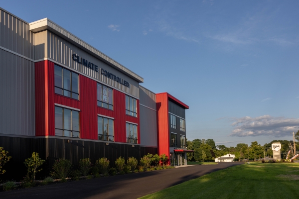 Facility photo: //images.sparefoot.com/medium/24023768e7ea4d4f4e6.jpg