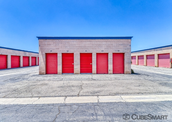 Facility photo: //images.sparefoot.com/medium/240253698d8495715e9.jpg