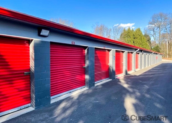 Facility photo: //images.sparefoot.com/medium/240255686f761dbe851.jpg