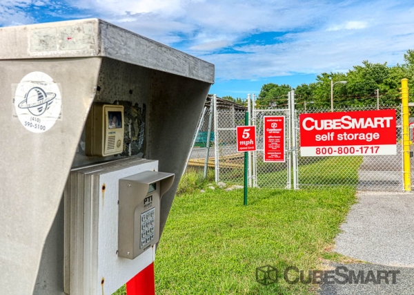 Facility photo: //images.sparefoot.com/medium/24025569144d77147a0.jpg