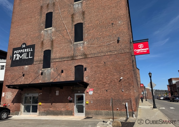 Facility photo: //images.sparefoot.com/medium/240256688094503444a.jpg