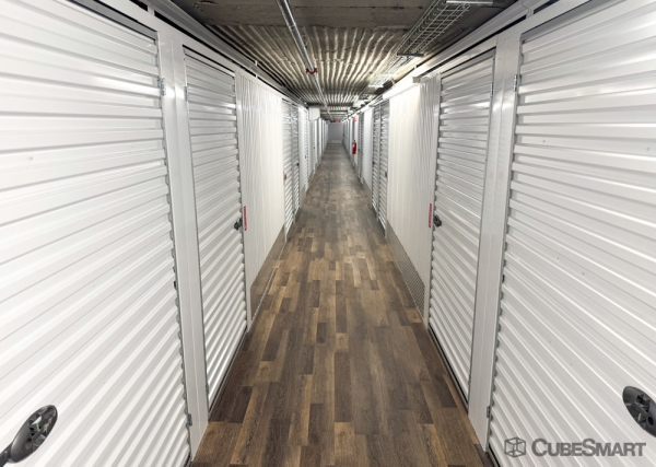 Facility photo: //images.sparefoot.com/medium/24025668833ece30c70.jpg