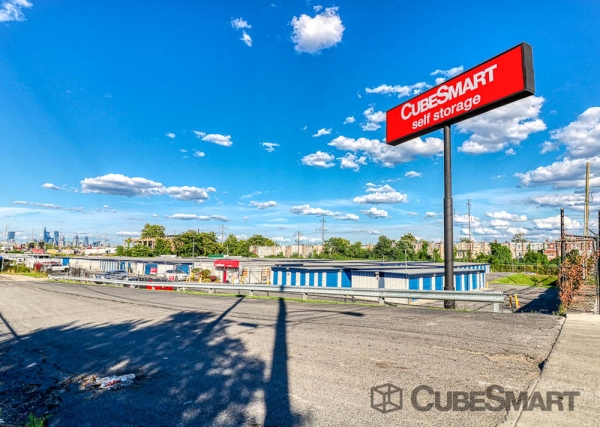 Facility photo: //images.sparefoot.com/medium/24026068c932444e1ae.jpg
