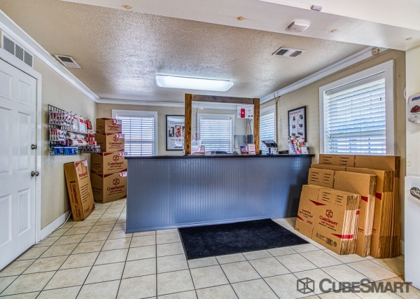 Facility photo: //images.sparefoot.com/medium/2402616880a2fb38310.jpg