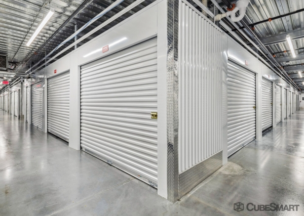 Facility photo: //images.sparefoot.com/medium/2402636866465a22d9a.jpg