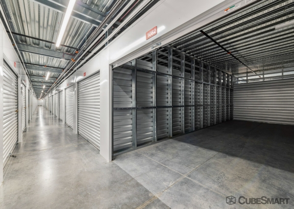 Facility photo: //images.sparefoot.com/medium/240263688b43b4a248a.jpg
