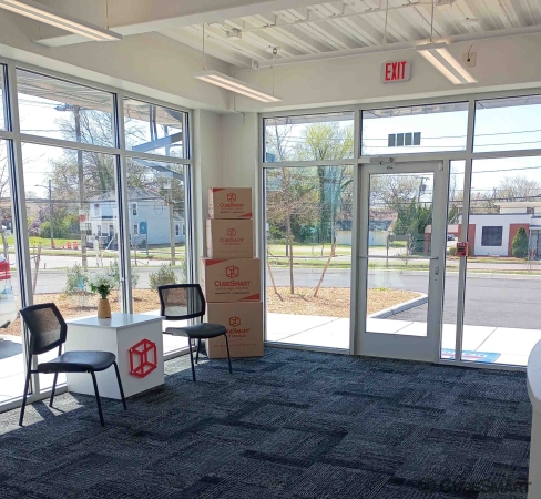 Facility photo: //images.sparefoot.com/medium/2402636890779a6e5dc.jpg