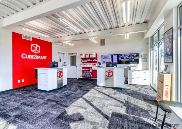 Facility photo: //images.sparefoot.com/medium/240263693d4c0f78ab5.jpg