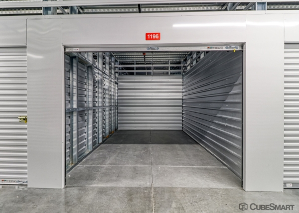 Facility photo: //images.sparefoot.com/medium/2402636943d5353c21a.jpg