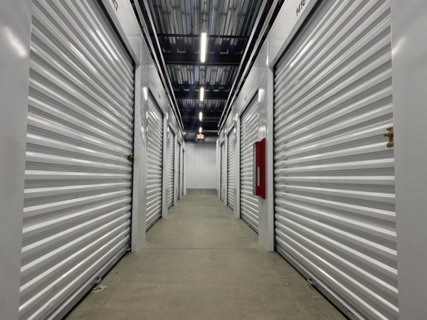 Facility photo: //images.sparefoot.com/medium/2402736881430cdbe71.jpg