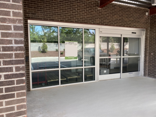 Facility photo: //images.sparefoot.com/medium/2402736887bb942d0c7.jpg