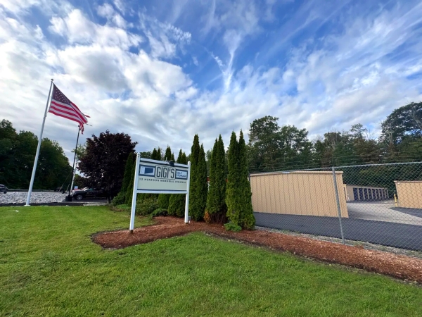 Facility photo: //images.sparefoot.com/medium/240280690d00d427567.jpg