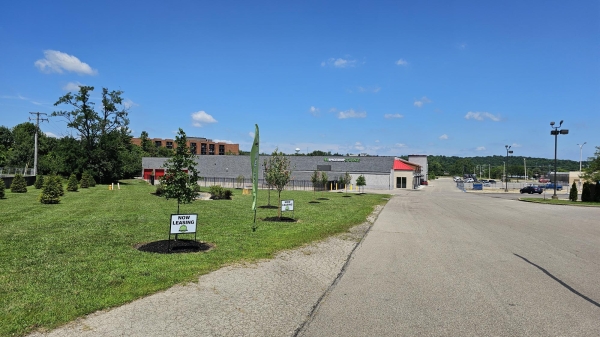 Facility photo: //images.sparefoot.com/medium/2402856892355855257.jpg