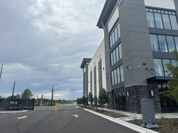 Facility photo: //images.sparefoot.com/medium/240299689cf2d75bf23.jpg