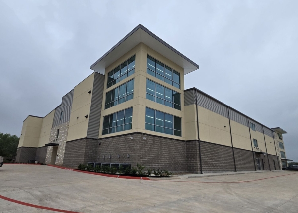 Facility photo: //images.sparefoot.com/medium/240319699430d67f497.jpg