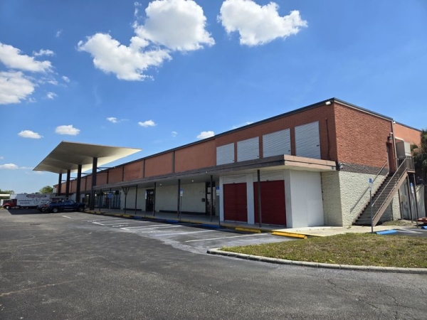 Storage Units at Extra Space Storage - 6859 - Tampa - 2320 W Hillsborough Ave - 2320 West Hillsborough Avenue