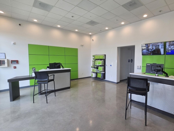 Facility photo: //images.sparefoot.com/medium/24033069943222b9d25.jpg