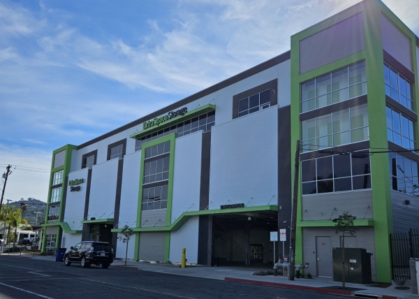 Facility photo: //images.sparefoot.com/medium/2403306994322612529.jpg