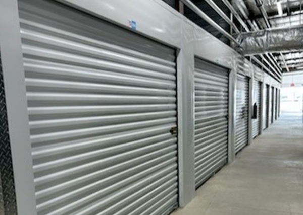 Facility photo: //images.sparefoot.com/medium/240332699431f9a3fc5.jpg