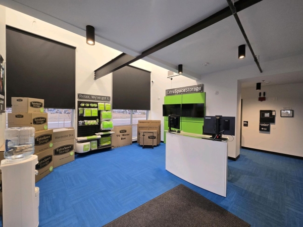 Facility photo: //images.sparefoot.com/medium/240332699431fbcc423.jpg