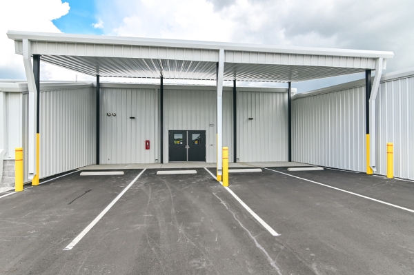 Facility photo: //images.sparefoot.com/medium/24039868a61cbca7f93.jpg
