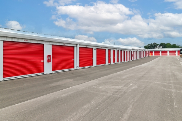 Facility photo: //images.sparefoot.com/medium/24039868a61ce25c507.jpg