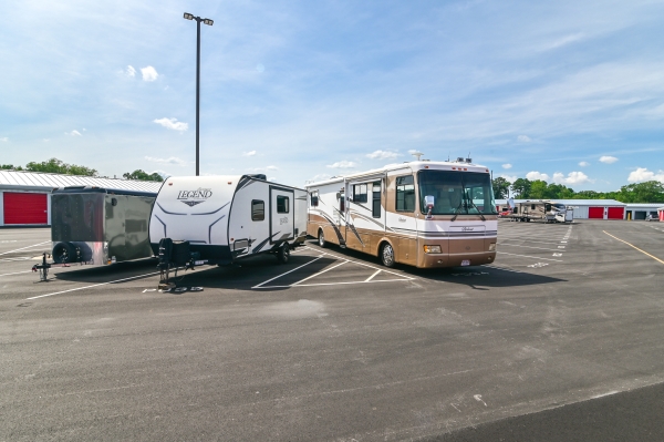 Facility photo: //images.sparefoot.com/medium/24039868a61e30b9b30.jpg