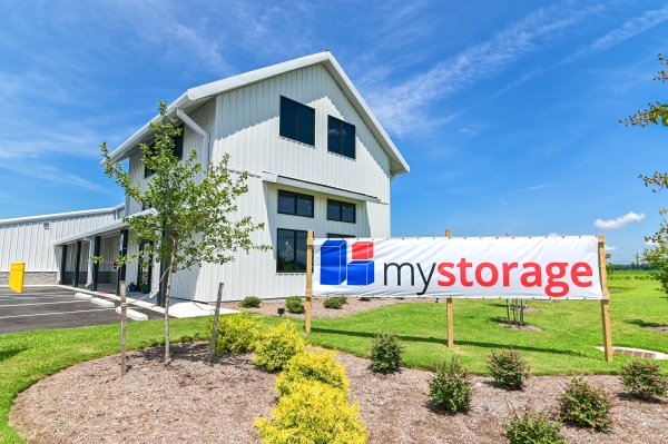 Facility photo: //images.sparefoot.com/medium/24039868a61e699d8c0.jpg