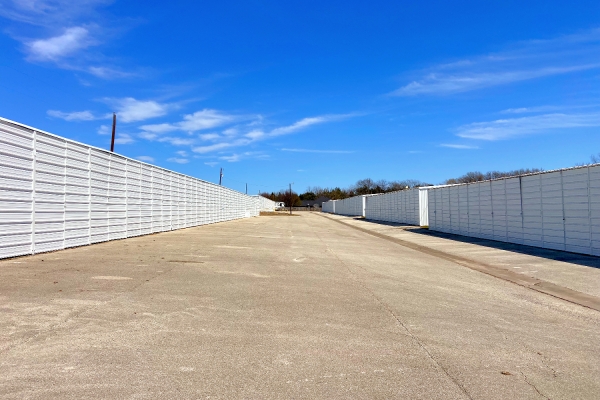 Facility photo: //images.sparefoot.com/medium/24039968828a45c8d60.jpg
