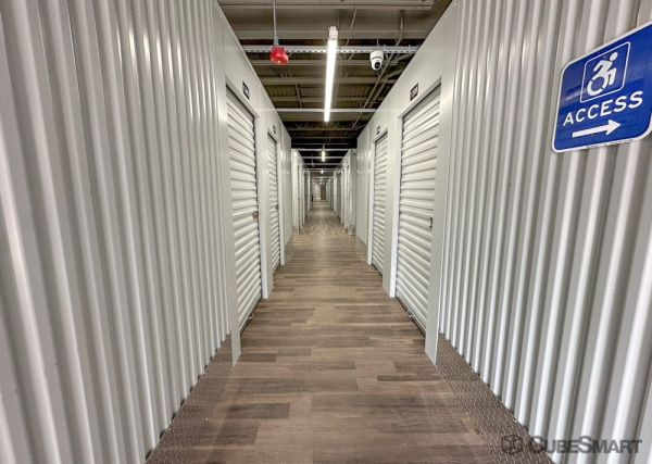 Facility photo: //images.sparefoot.com/medium/240410688084cbb652b.jpg