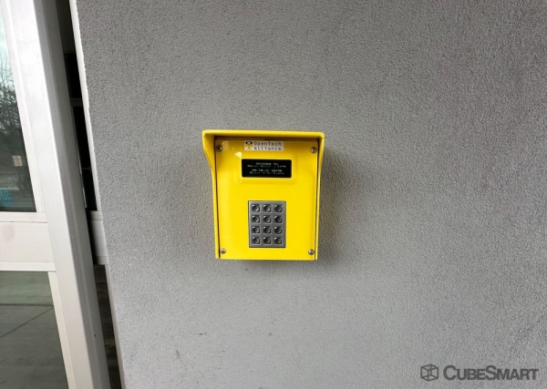 Facility photo: //images.sparefoot.com/medium/240410688084cfec25b.jpg