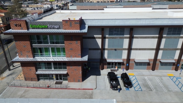 Facility photo: //images.sparefoot.com/medium/2404146994312378114.jpg