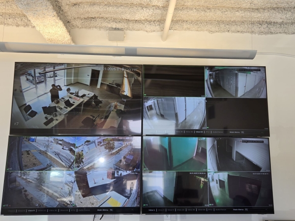 Facility photo: //images.sparefoot.com/medium/2404146994312907b26.jpg