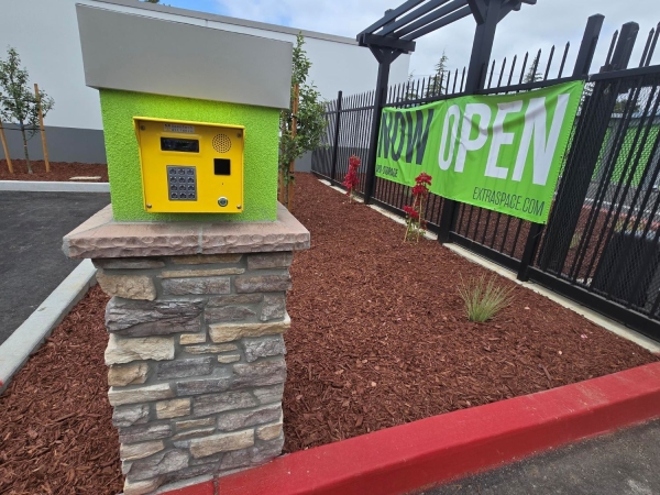 Facility photo: //images.sparefoot.com/medium/240415699431204df63.jpg