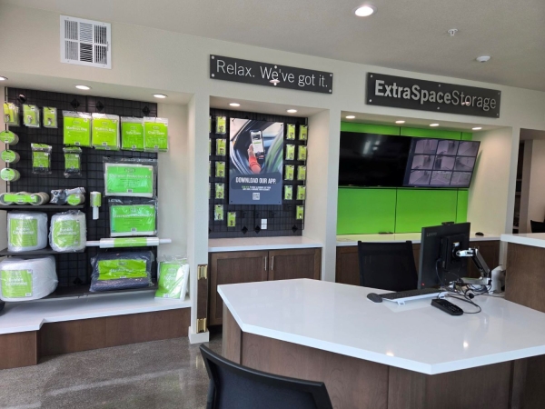 Facility photo: //images.sparefoot.com/medium/240415699431213ff10.jpg