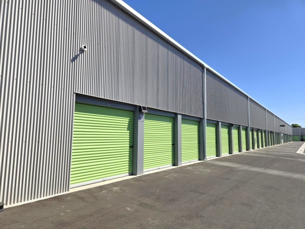 Facility photo: //images.sparefoot.com/medium/240415699431223fd03.jpg