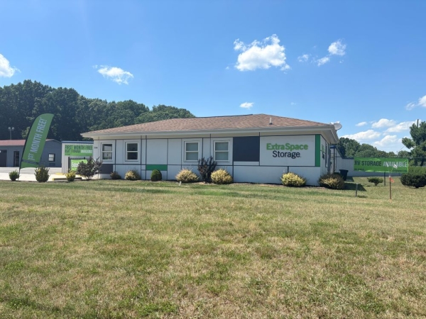 Storage Units at Extra Space Storage - 6818 - Mooresville - 1246 River Hwy - 1246 River Highway