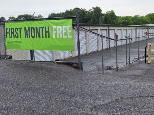 Facility photo: //images.sparefoot.com/medium/2404216903d95e1cea8.jpg